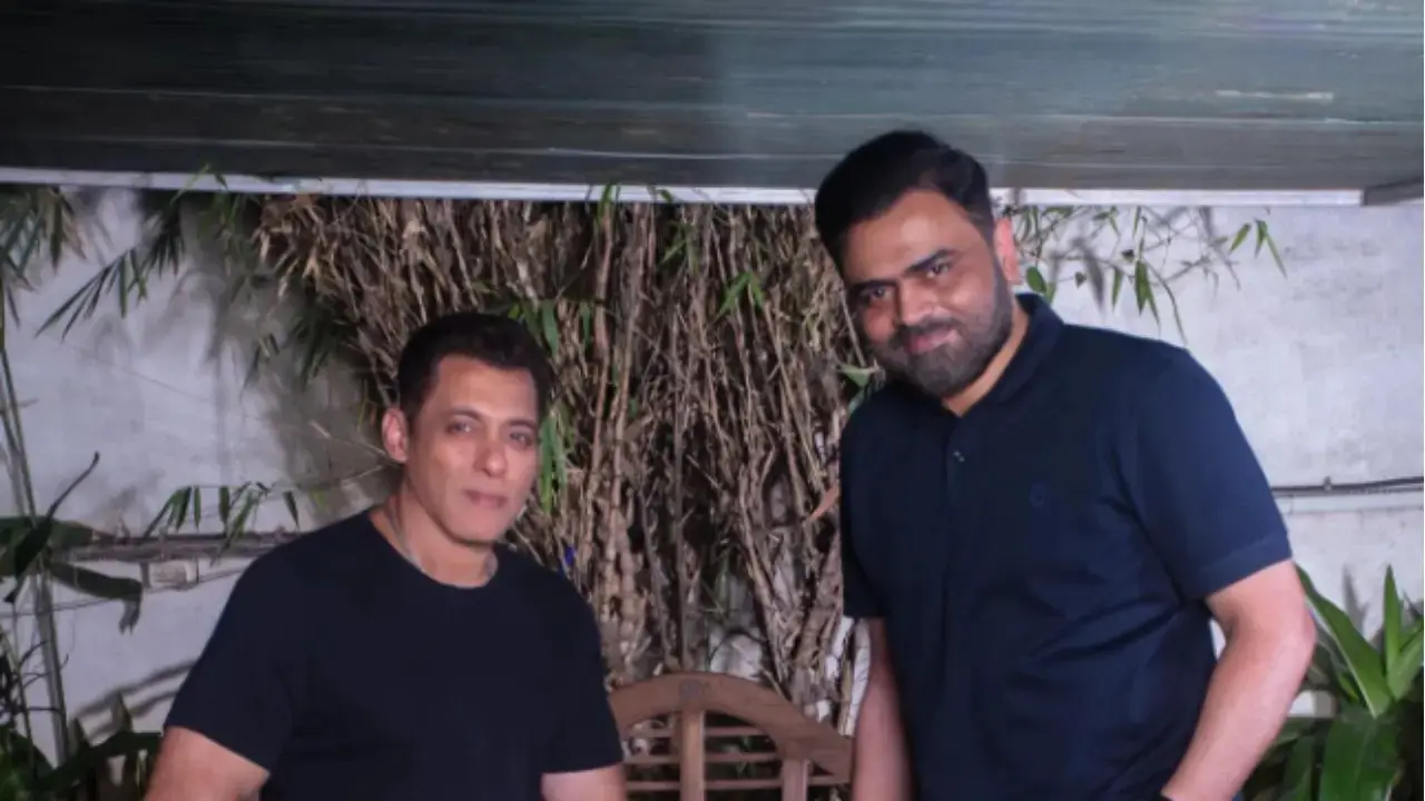 <p>The trio of Salman Khan, Vamshi Paidipally and Dil Raju took to social media to announce their landmark collaboration, with the film set to go on floors next month. <strong><a href="https://www.mid-day.com/entertainment/bollywood-news/article/salman-khan-next-big-budget-action-drama-with-vamshi-paidipally-dil-raju-23623303" target="_blank" rel="noopener">Read full story here</a></strong></p>